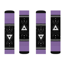 Lade das Bild in den Galerie-Viewer, 9 Moon Pyramid Violet Socks by Calico Jacks