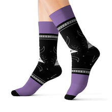 Lade das Bild in den Galerie-Viewer, 12 Moon Pyramid Violet Socks by Calico Jacks