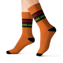 Lade das Bild in den Galerie-Viewer, 12 Game Over Orange Socks by Calico Jacks