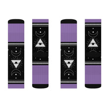 Lade das Bild in den Galerie-Viewer, 2 Moon Pyramid Violet Socks by Calico Jacks