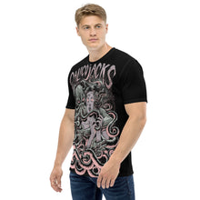Cargar imagen en el visor de la galería, left Men's Big Print T-shirt Cthulhu design by Calico Jacks